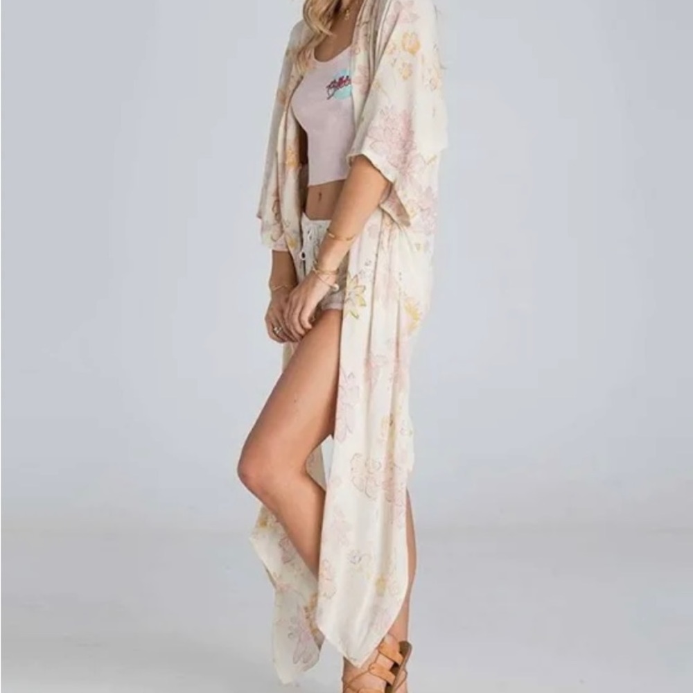 Billabong desert dreams kimono . Size M/L very soft